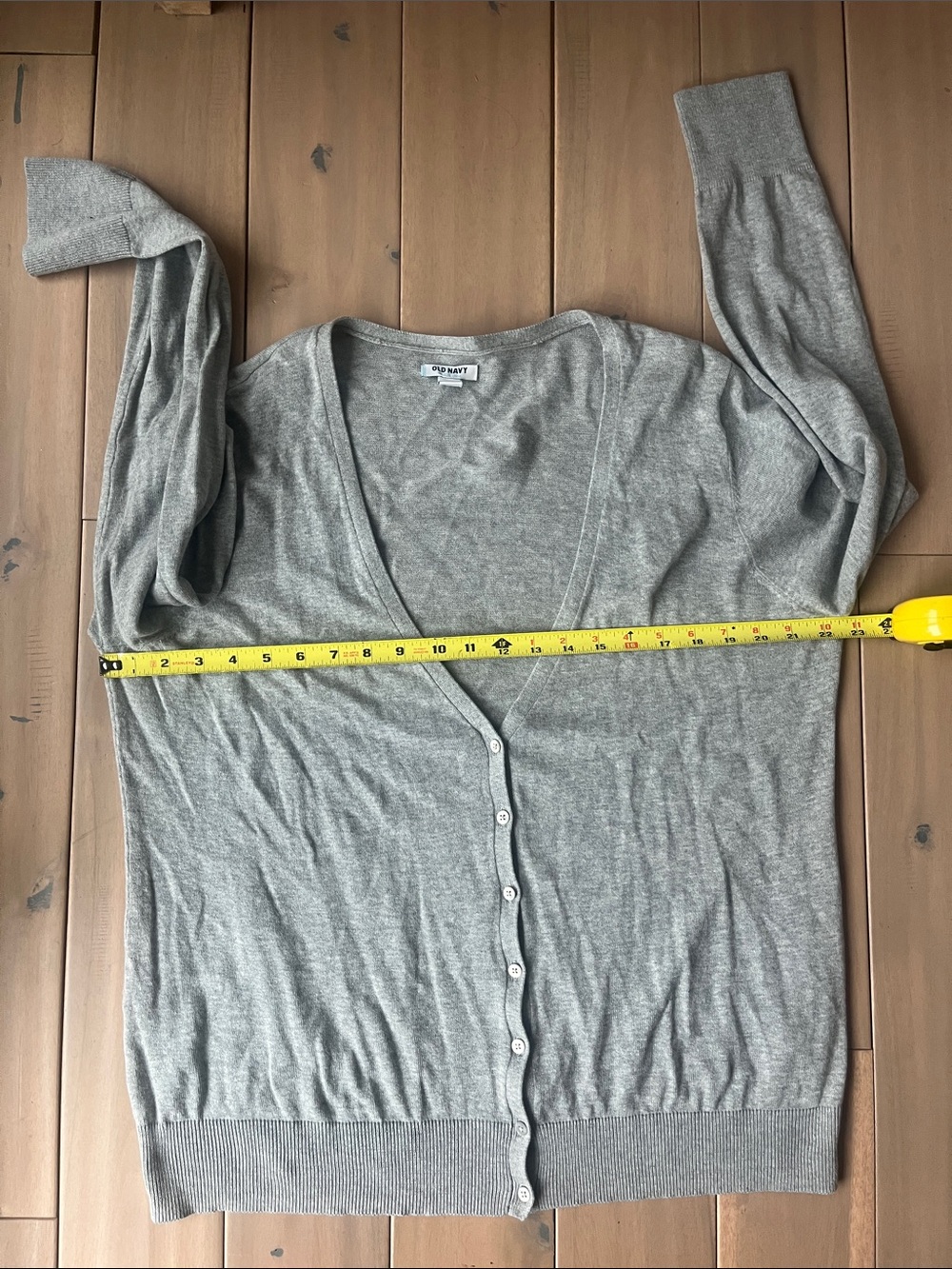 Old Navy Women's Light Gray V-Neck Button Front Cardigan
